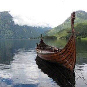 Viking Backgammon Classic Longship ready for battle